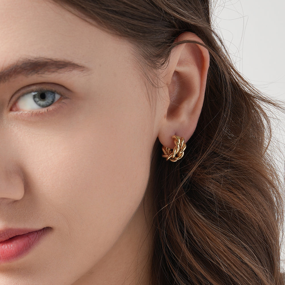 High-end fashion twisted circle temperament metal earrings