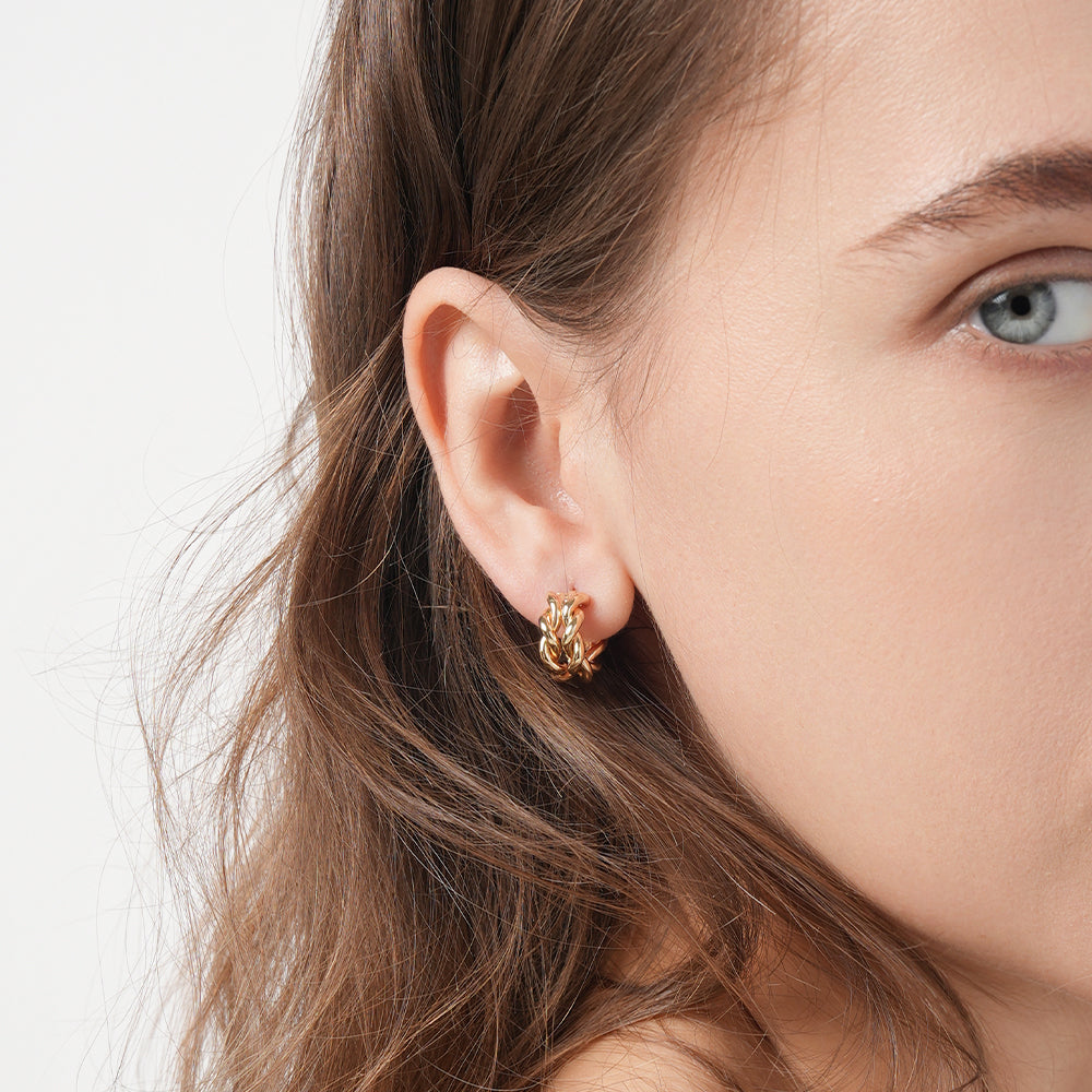 High-end fashion twisted circle temperament metal earrings