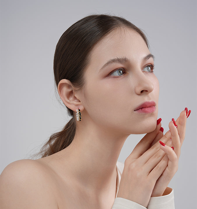 Black velvet pearl ladylike earrings