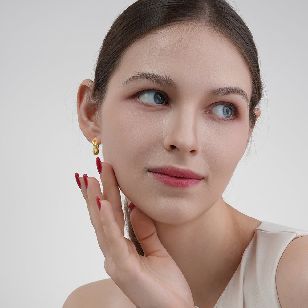 Classic retro niche gold hoop earrings