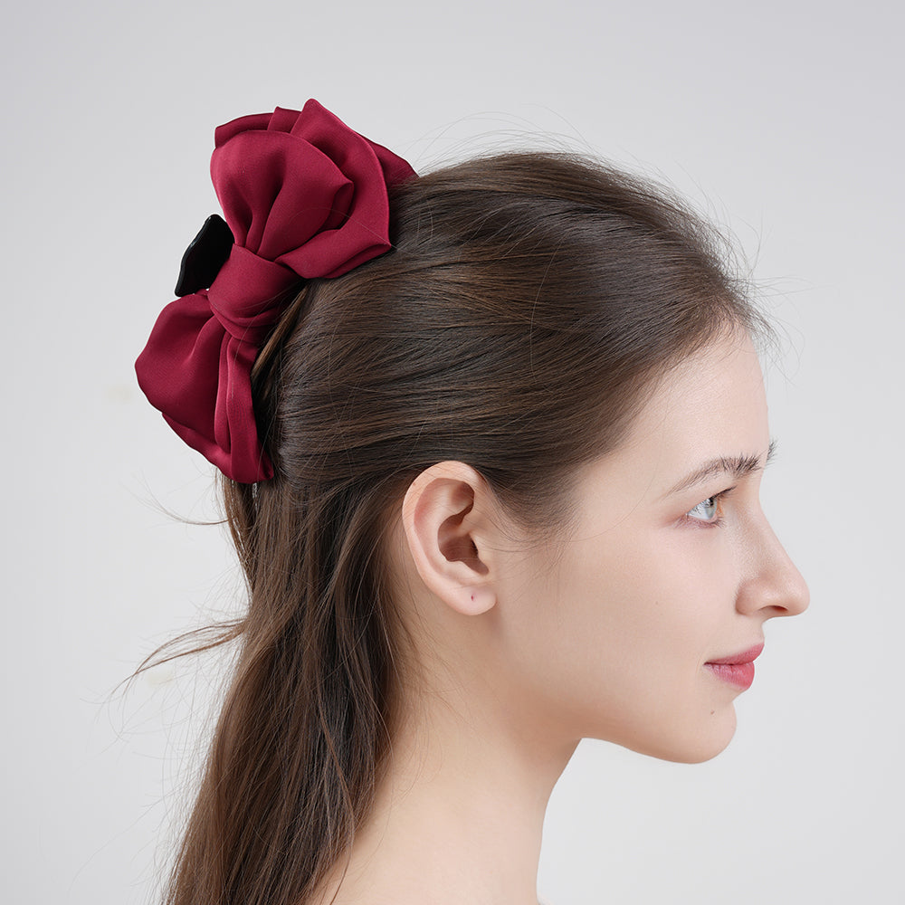 Extra-large bow, shark hairpin at the back of the head, princess head grip clip