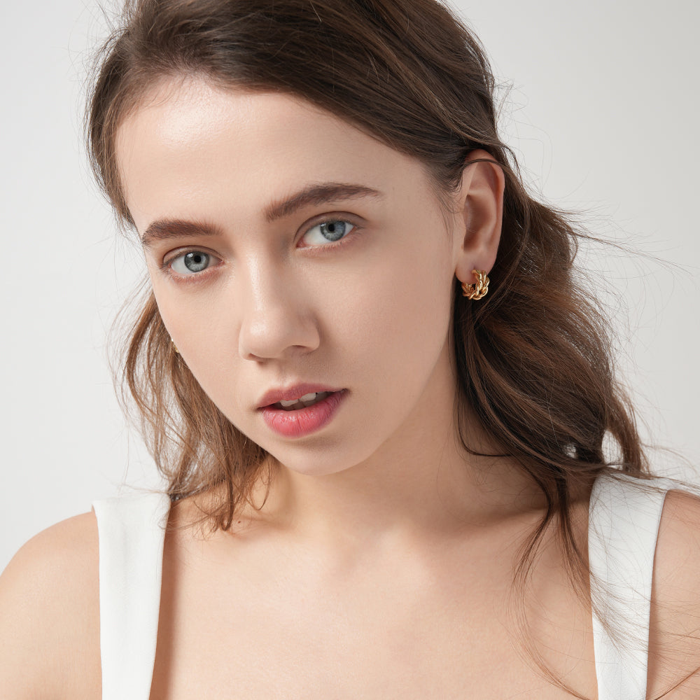 High-end fashion twisted circle temperament metal earrings