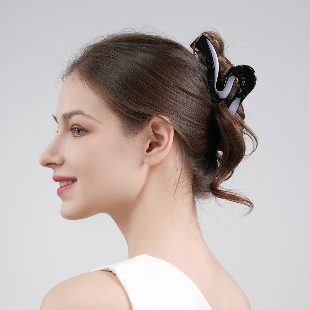 Wavy large-sized grab clip with coiled hair at the back of the head shark clip